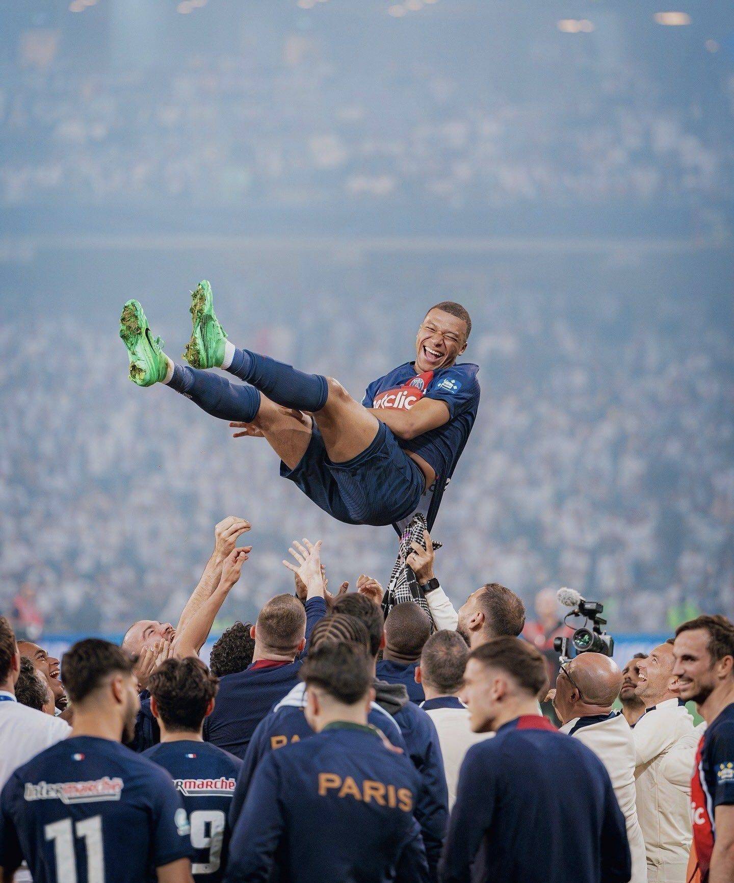 姆巴佩迎来五赛季高光表现，DWG球迷沸腾！的简单介绍-开云平台官网